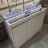 Pack Ensemble Meuble de Salle de Bain Suspendu avec Grande Armoire de Toilette Miroir Coulissant et Étagères Ouvertes - 110 cm (Couleur Café au Lait / Nude)